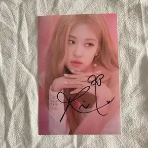blackpink朴彩英rose签名照亲签非印刷