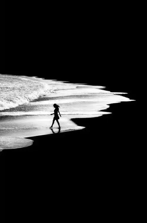 20张极简的黑白摄影作品,光影之美,提升审美!