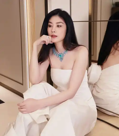 50岁的陈慧琳车祸,也不忘给自己蹭热度_香港_陈惠敏_广告