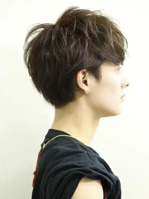 男生亚麻色染发图片效果夏天暗黄色染色发型2