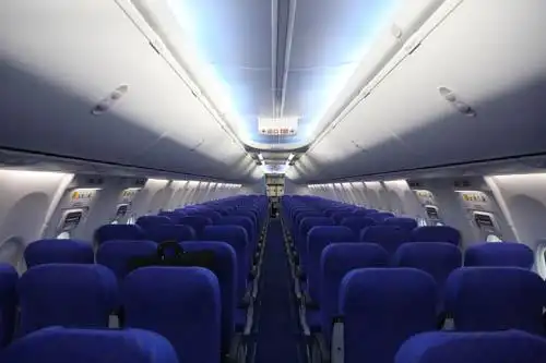 比南航新疆分公司现已执管的波音737—700型飞机要多出40个座位