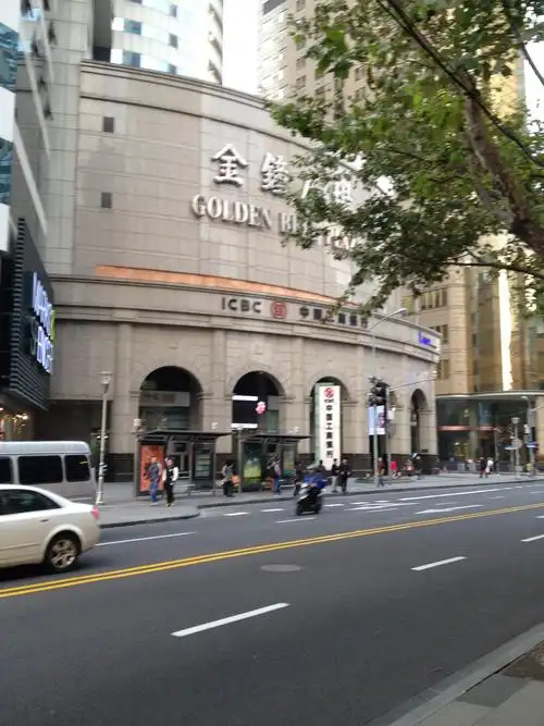 【携程攻略】上海淮海路商业街购物,淮海路商业街是上海有一个大型