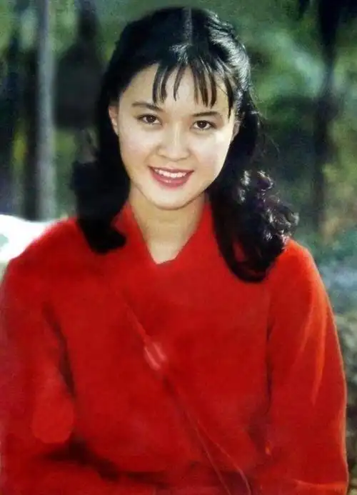 班花方舒60岁照片曝光满脸沧桑判若两人失败婚姻是她一生的痛