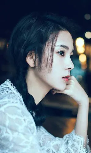 长相甜美可爱的小萝莉女演员陈瑶