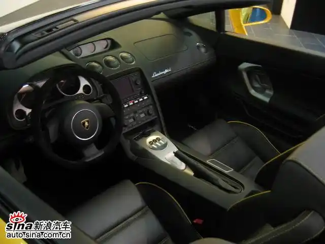 兰博基尼跑车内饰