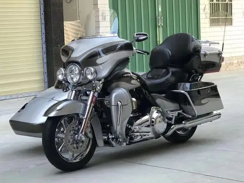 现货出售 2013年 哈雷大滑翔cvo边三轮