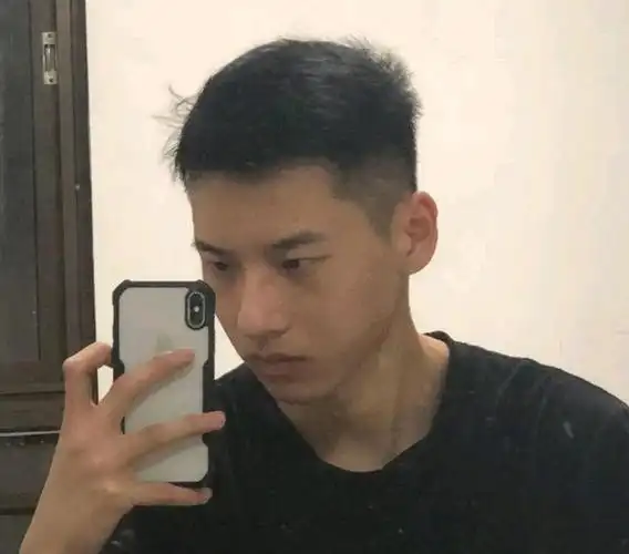 23岁重庆西南大学帅哥,他的气质很特别!