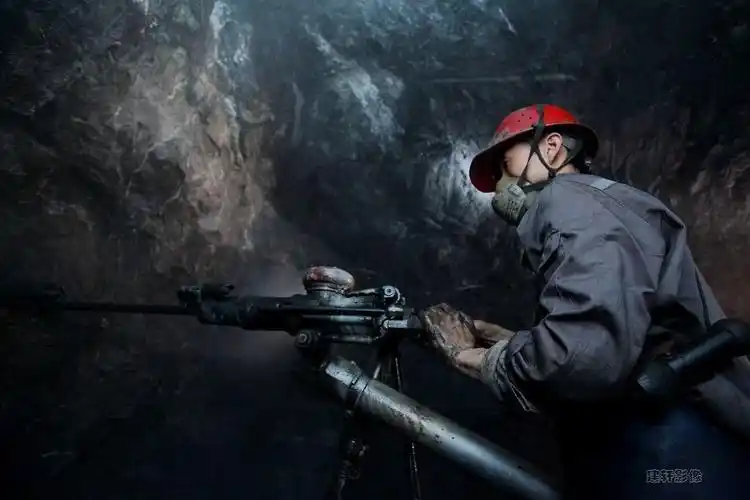 酷暑送清凉 关爱到一线