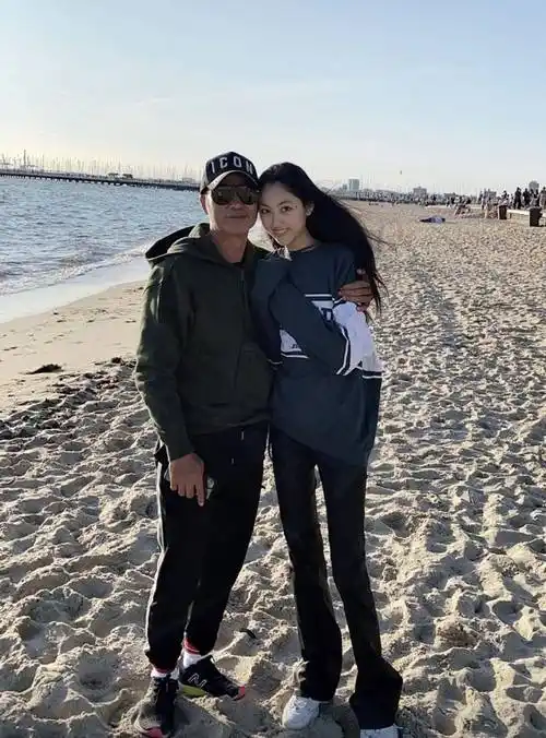 原创任达华女儿身高直追1米817岁就这么漂亮比妈妈腿长脸更高级