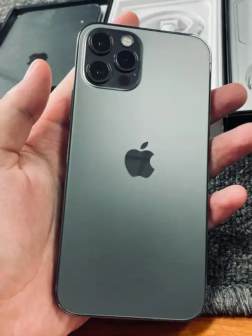 苹果12pro max   256 石墨灰  双卡双待  充电0次,未使用.