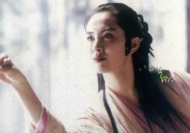 会夸——【青蛇】#端午#惊魂,徐克拍出时令民俗风味,白素贞王祖贤擎伞