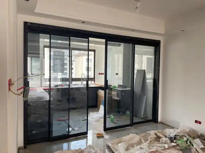 厨房四扇超大玻璃门