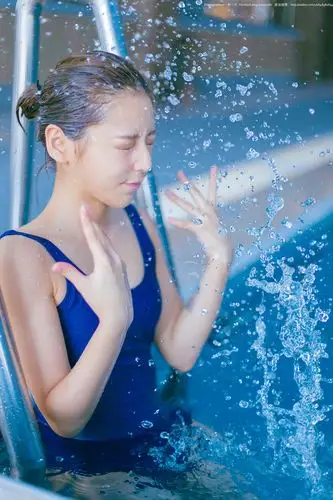 泳装美少女青涩写真图片二