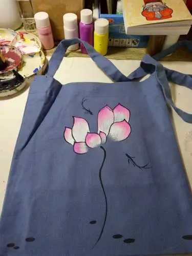 画一朵简单的荷花手绘布袋