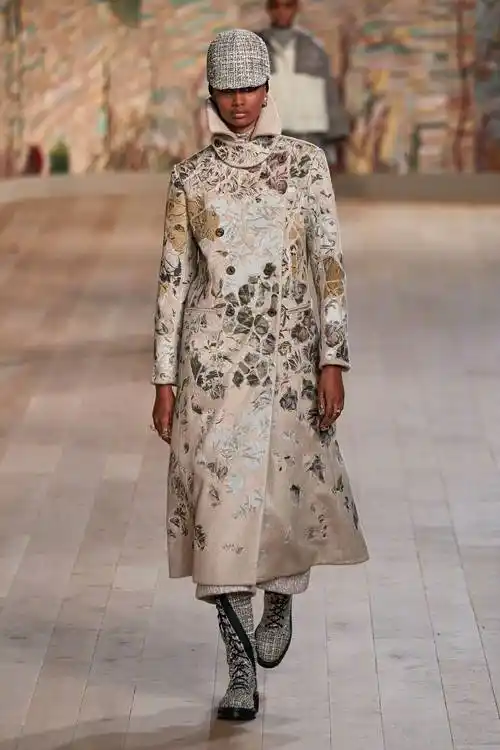 迪奥女装(迪奥t恤女)-我的快乐小窝