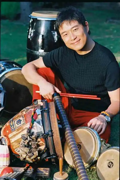 阳光般的笑容:谷峰写真