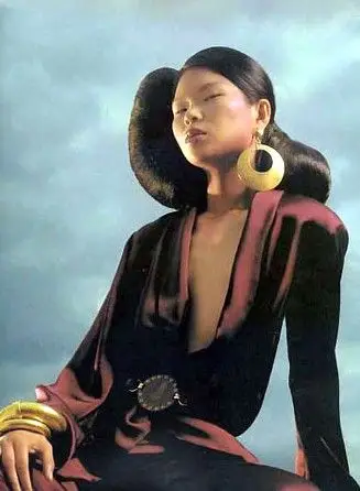 吕燕:出生农村的小眼雀斑丑女靠1.78米身高逆袭