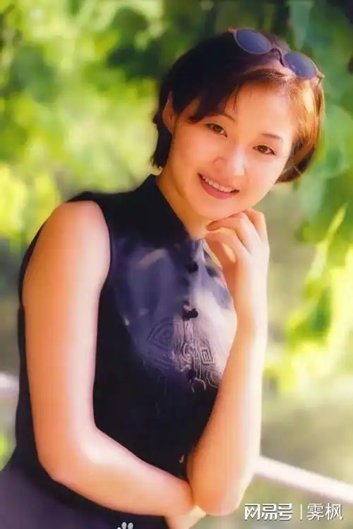 明星怀旧系列图片壁纸～万绮雯