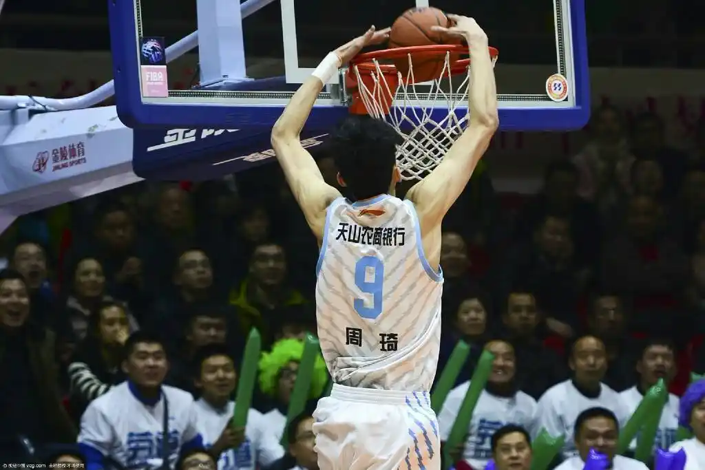 新疆男篮宣布与周琦签约一份新合同下赛季重回cba