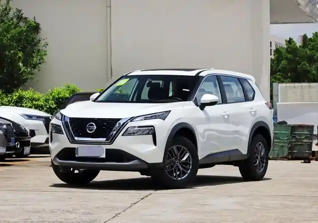 作为日产汽车的主力suv车型之一,日产奇骏凭借优异的空间体验,较高的