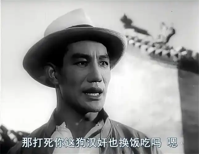 《小兵张嘎》剧照安吉斯饰演的"嘎子"既有孩童的天真调皮,又有小英雄