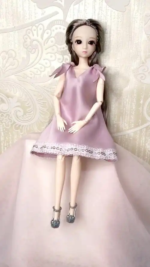 给芭比娃娃做吊带睡裙