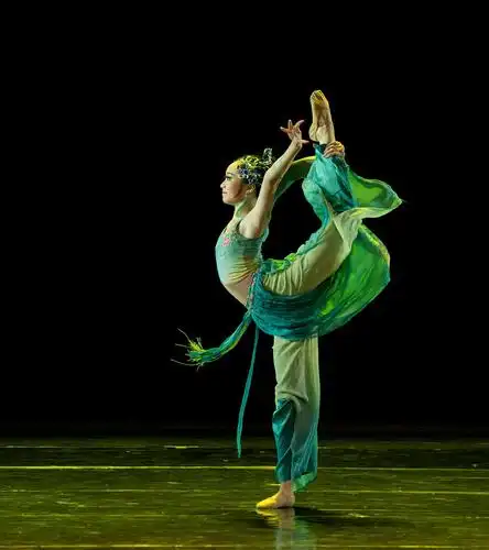 中国古典舞《窑变》舞者:向佳华 - 美篇