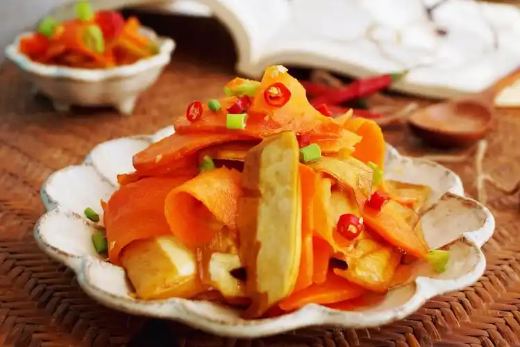 豆干素炒胡萝卜的做法