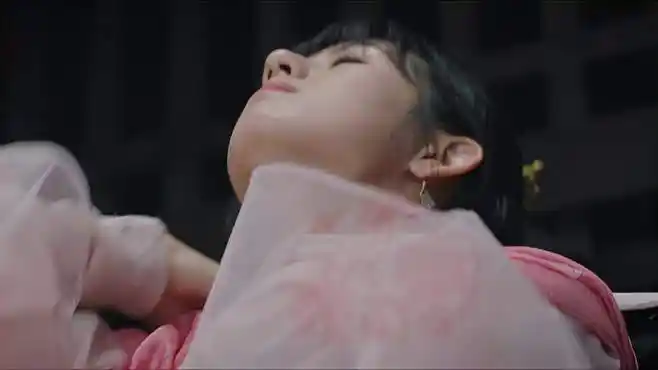 公子:美女牢房被诬陷,竟当场施以绞刑,狱友也跟着受累-影视综视频