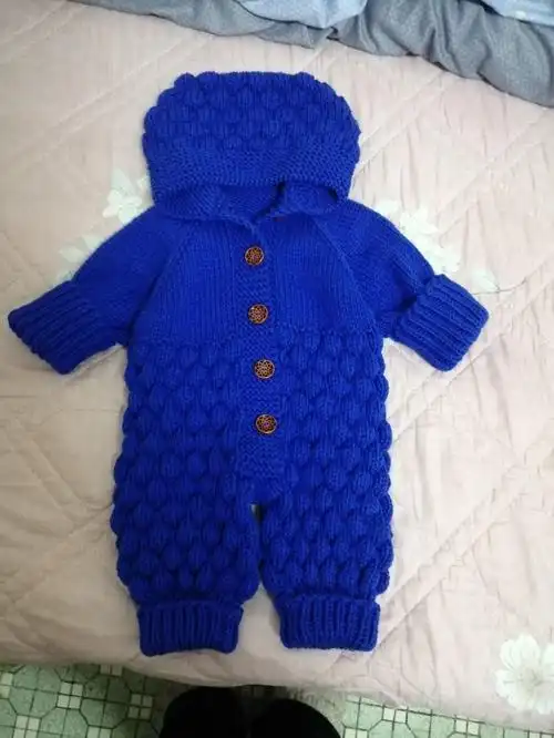 宝宝手工连体毛衣帽子编织教程(1)-度小视