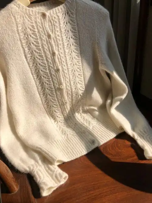 女士毛衣简单好看花型  我去年冬天的时候毛衣就没有织好,虽然现在