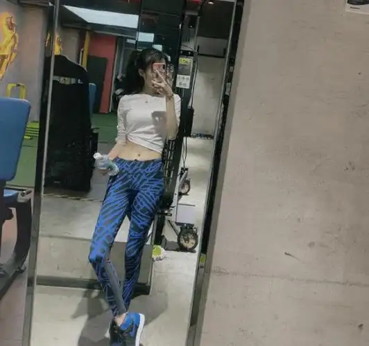 郭艾伦女友马阳阳貌美如花,身材高挑有1米77,晒近照大长腿吸睛