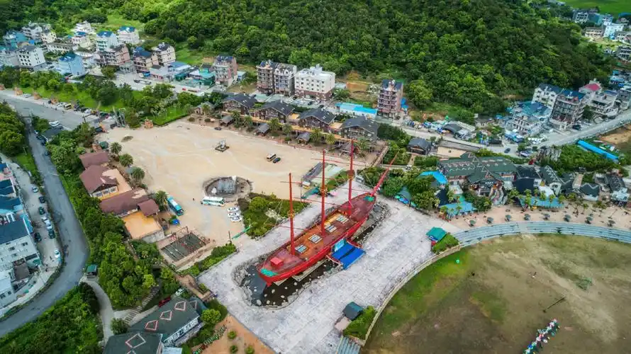 p>中国渔村,位于浙江省宁波市象山县,是指"石浦"综合性海洋文化休闲