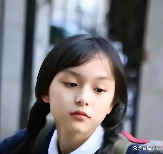 刘楚恬:2岁出道年入百万,因长相甜美被禁止整容,如今长成啥样