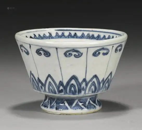 【明崇祯 青花花卉如意纹盌】拍卖品_图片_价格_鉴赏_明代青花瓷器