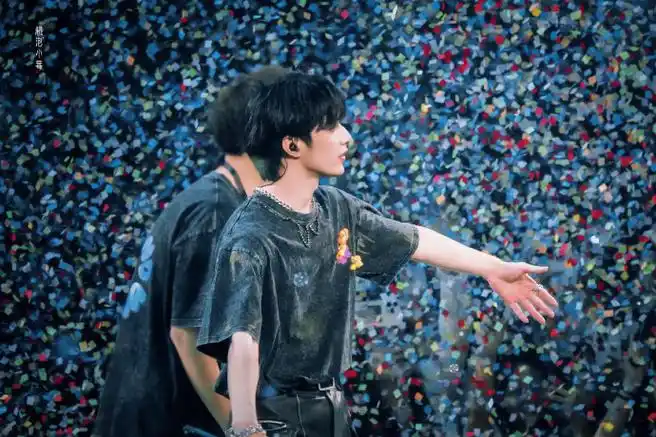 刘耀文叁重楼暨出道四周年演唱会