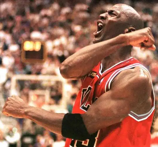 乔丹第4次荣登2k封面振臂怒吼彰显霸气官方制作高燃集锦致敬