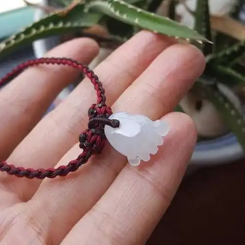 翡翠小脚丫吊坠宝宝天然玉石原石挂件挂绳可做颈饰