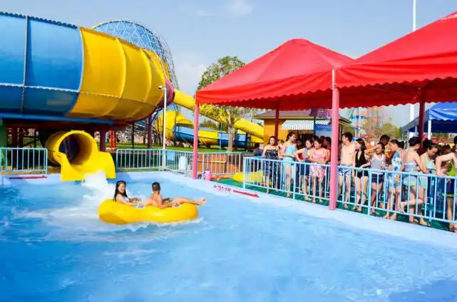 武汉出发自驾前往孝感玩水天堂——爱琴海水上乐园