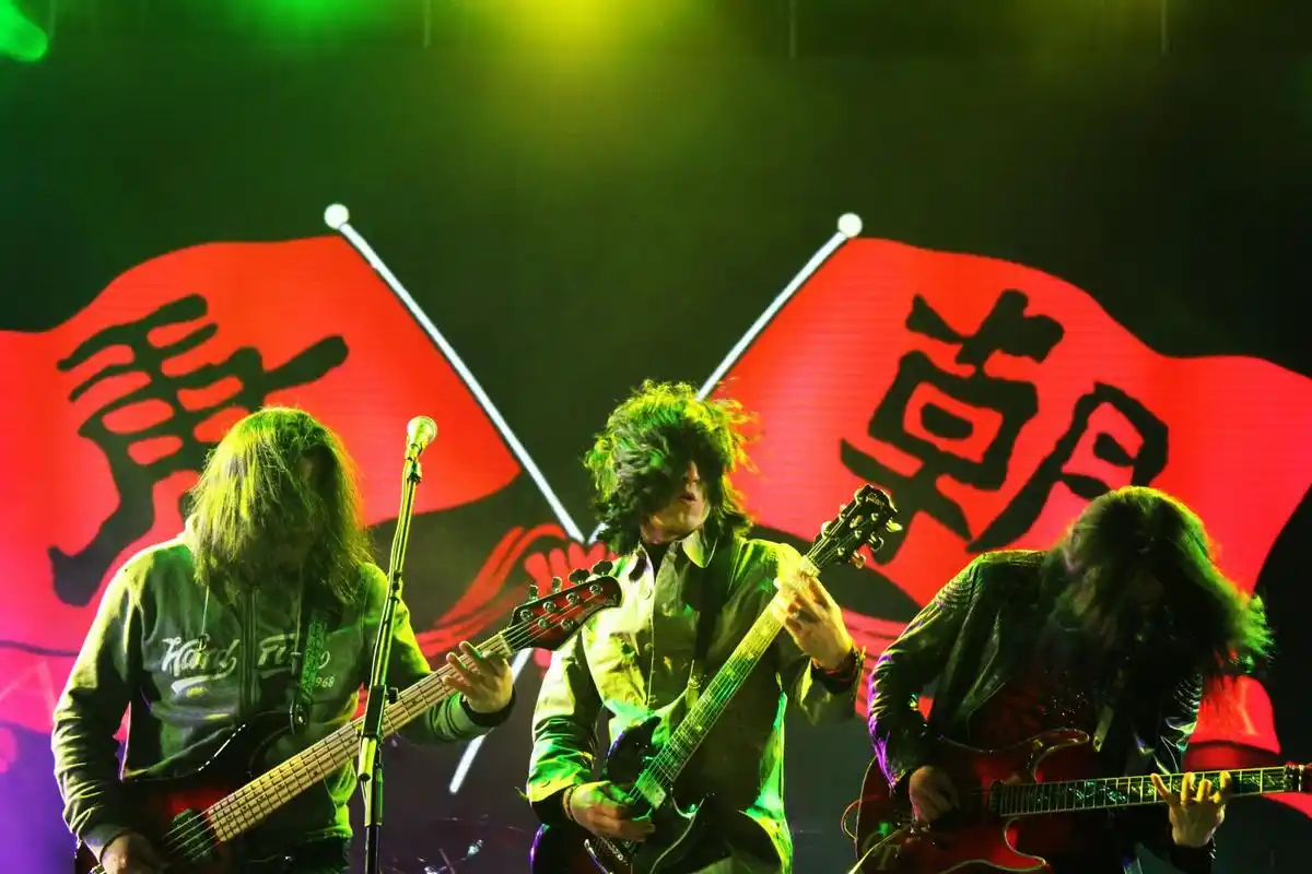 唐朝乐队称霸乐坛的《国际歌》,已经诞生129年了