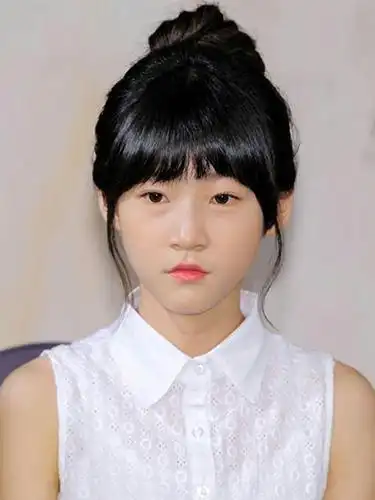 style1   这是金赛纶小时候的照片.