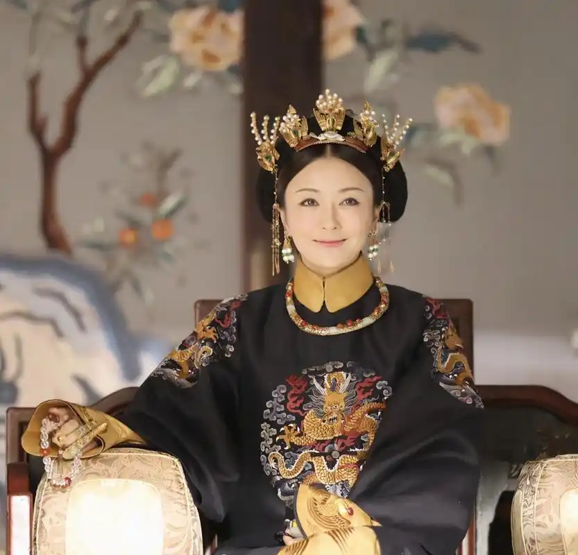 原创清朝末代皇后婉容优雅高贵吸食鸦片精神异常最后死在监狱中