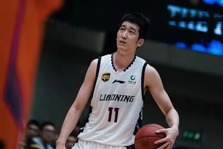 辽媒刘志轩没有离队返回沈阳肋部挫伤目前在青岛休养