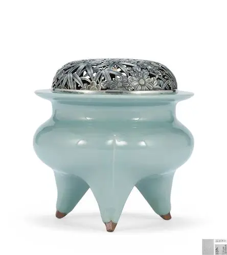苏山作青瓷胯腰香炉