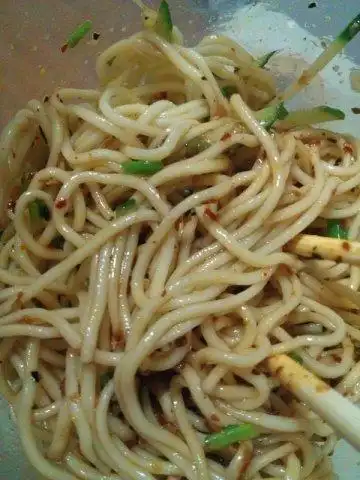 0 0 这家店位于地安门外大街甲134号,夏天的时候就喜欢到他家打包凉面