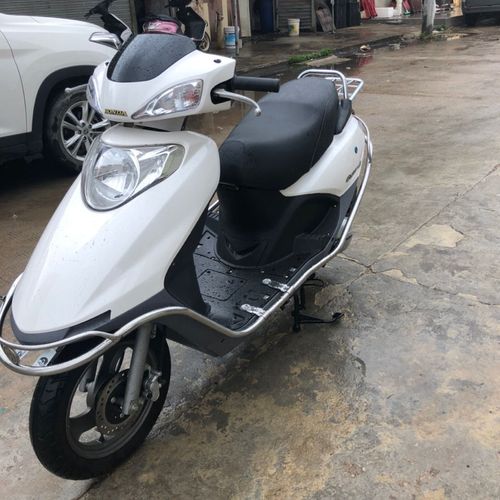 二手新款摩托车踏板车本田款国产三代小公主125cc燃油车代步整车