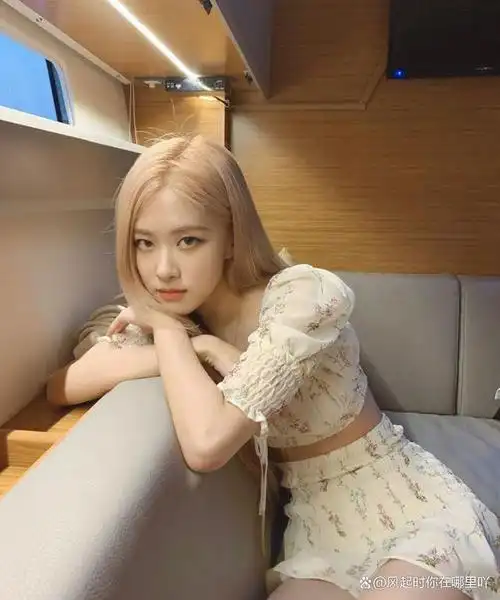 近日,韩国偶像朴彩英在其个人社交媒体平台instagram上更新了一组令人