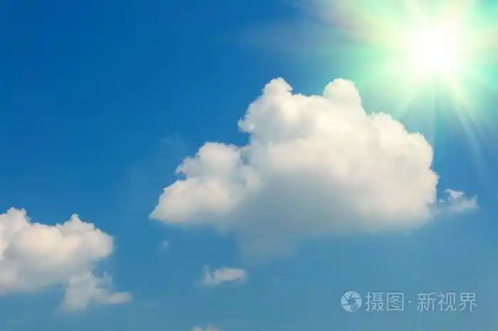蓝天白云的抽象背景阳光灿烂