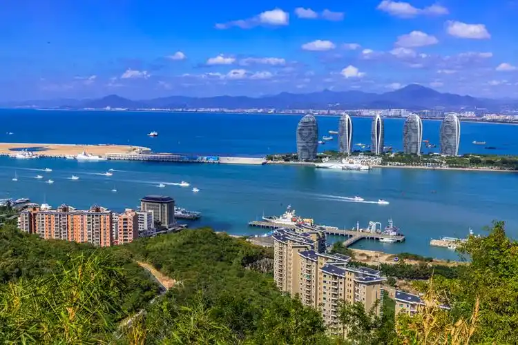 美丽三亚湾,多姿凤凰岛