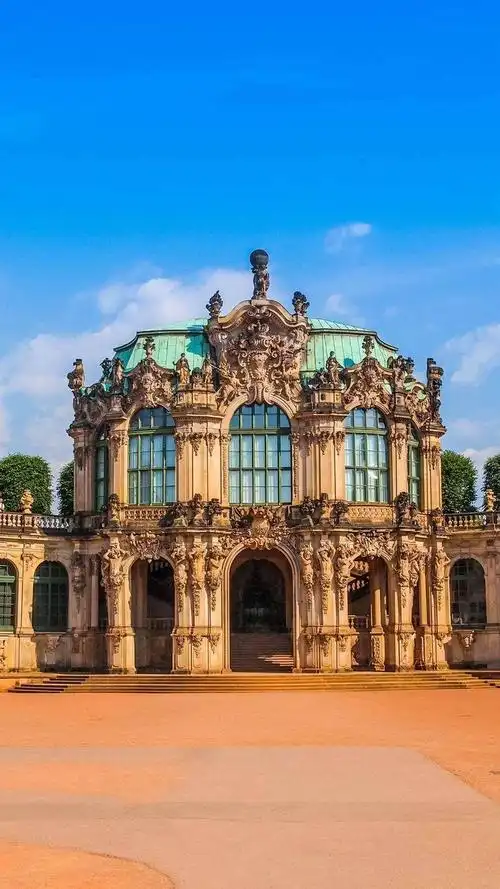 洛可可风格和巴洛克风格的区别(国外建筑风格)